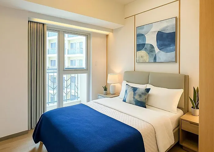 Modern & Cozy 2br Near Okada, Solaire, Airport Manila